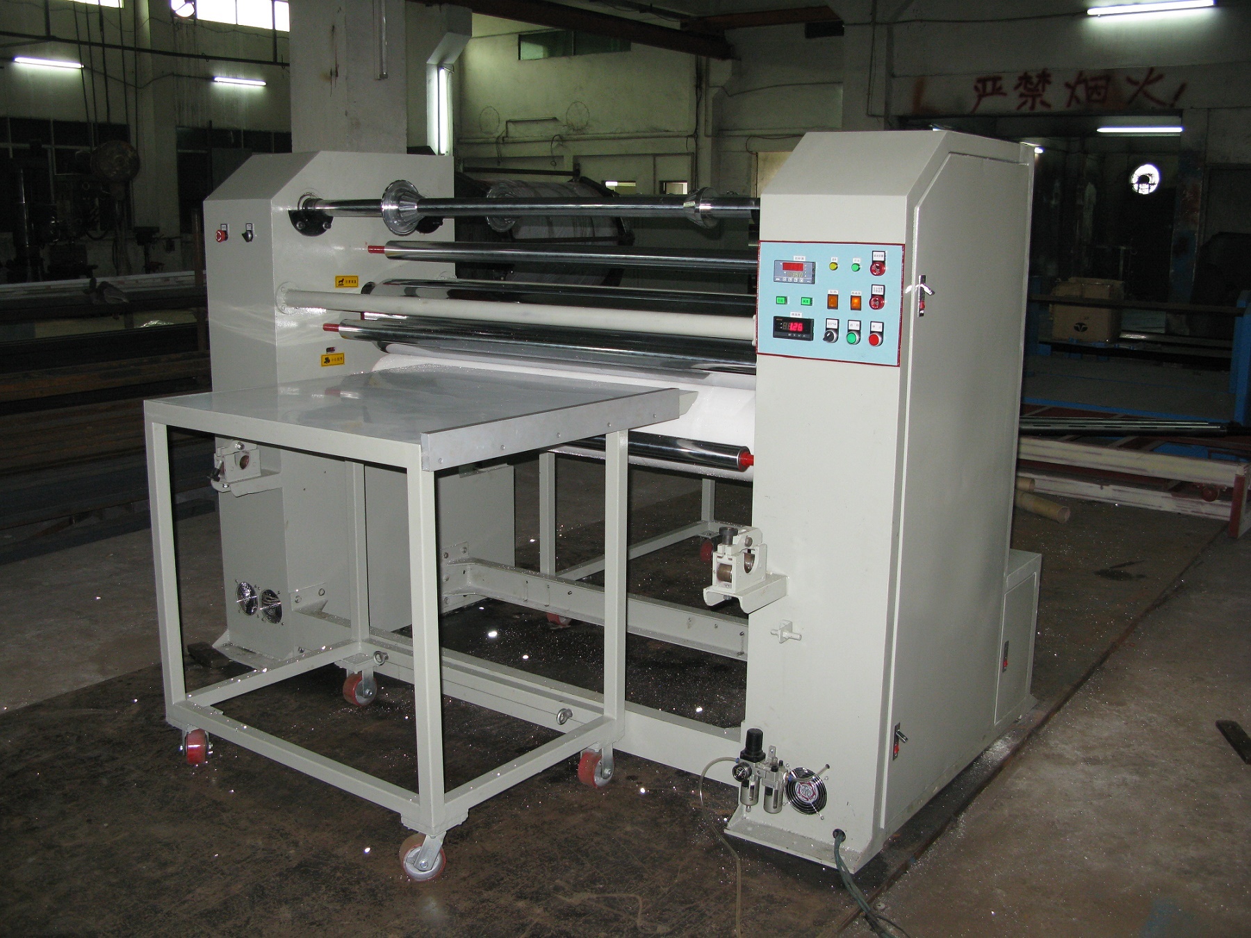 電子行業(yè)導電泡棉、導電布新型熱貼復合